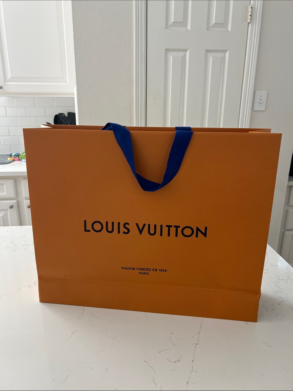 Louis Vuitton Shopping Bags - Picture 8 of 16